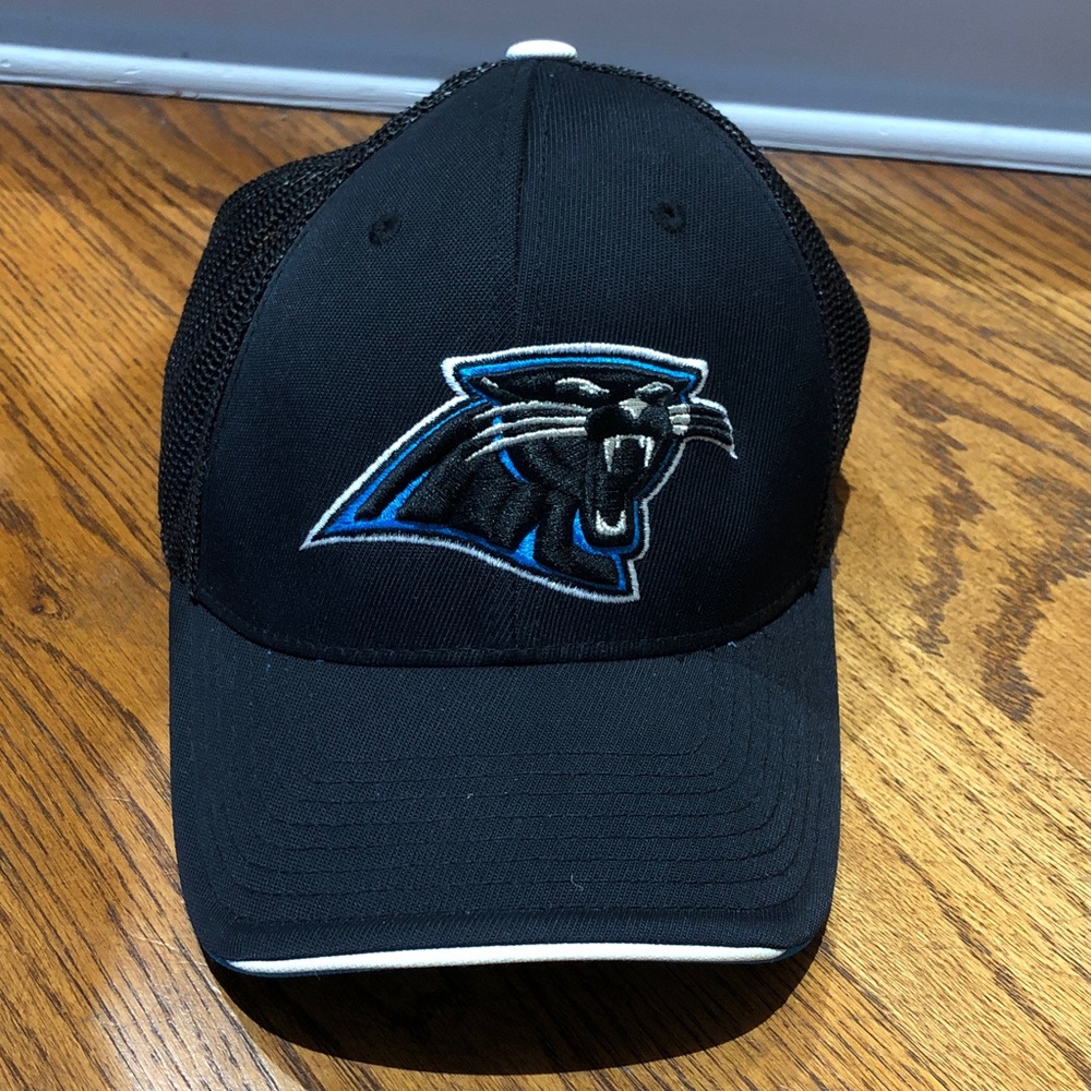 Carolina Panthers. Reebok, unisex hat One Size Fits All!!
